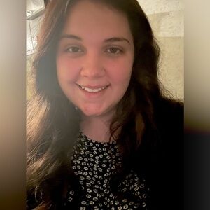 Meet your Posher, Chloe